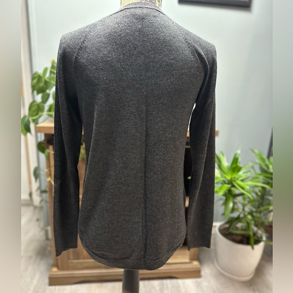 Loft lightweight gray sweater. Size XS. - Picture 2 of 4